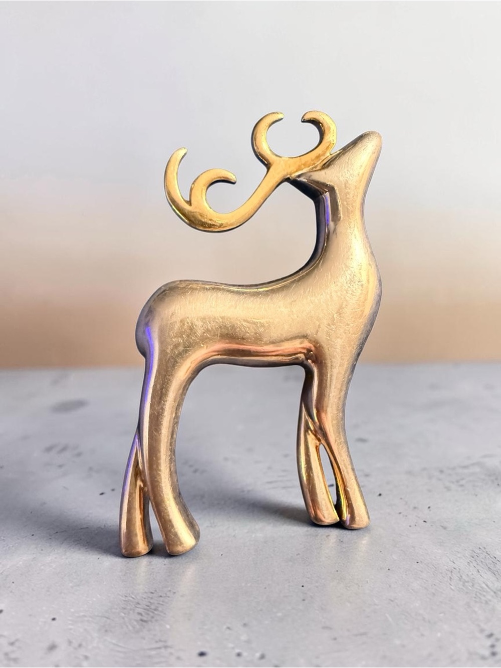 🦌 Vintage 925 Sterling Silver Reindeer Brooch – Gold-Tone Antlers – 12g